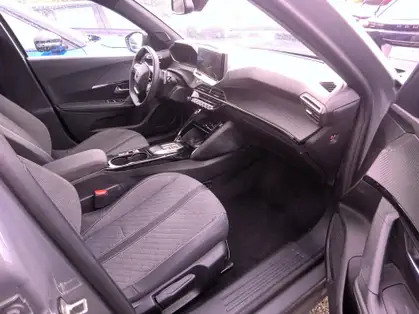 PEUGEOT 2008 ALLURE HYBRID 136 CV e-DCS6