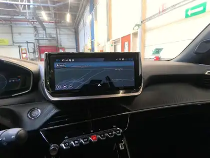 PEUGEOT 2008 ALLURE HYBRID 136 CV e-DCS6