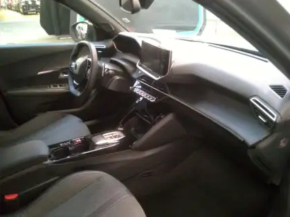 PEUGEOT 2008 ALLURE HYBRID 136 CV e-DCS6