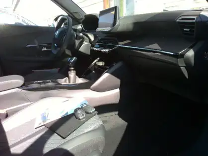 PEUGEOT 2008 ALLURE PURETECH 100 CV BVM6