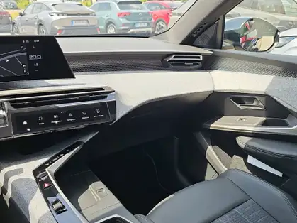 PEUGEOT 5008 GT 1.2 HYBRID 136 CV E-DCS6
