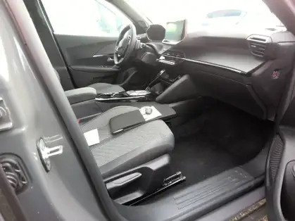 PEUGEOT 2008 ALLURE HYBRID 136 CV e-DCS6