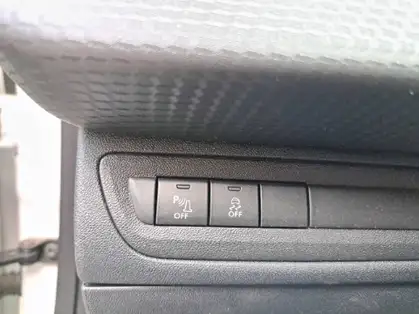 PEUGEOT 208 208 STYLE 1.2 PURETECH 82 CV BVM5