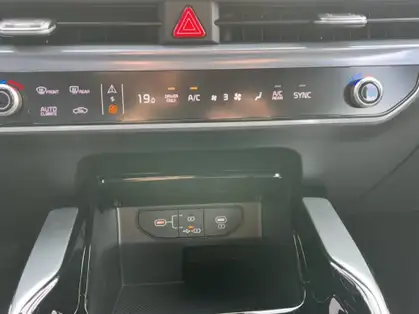 KIA SORENTO ACTIVE 1.6 T-GDi 253 CV Hybride Rechargeable BVA6 4x4 7 PLACES
