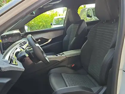 PEUGEOT 5008 ALLURE Hybrid 145 CV e-DCS6 