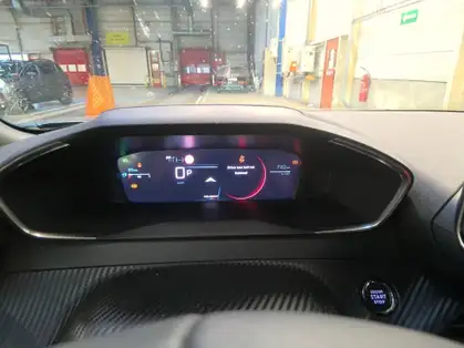 PEUGEOT 2008 ALLURE Hybrid 145 CV e-DCS6 