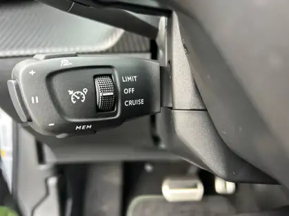 PEUGEOT 2008 GT HYBRID 136 CV E-DCS6