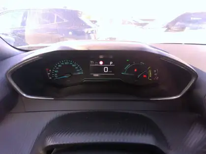 PEUGEOT 2008 STYLE Hybrid 145 e-DCS6