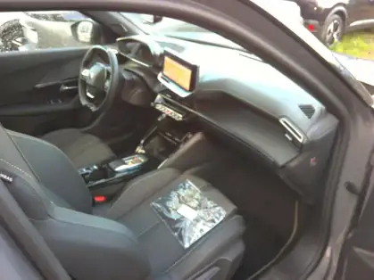 PEUGEOT 2008 50 kWh 136 ch GT