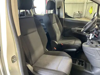 TOYOTA PROACE CITY VERSO Medium 1.2L 110  VVT-i BVM6 Dynamic