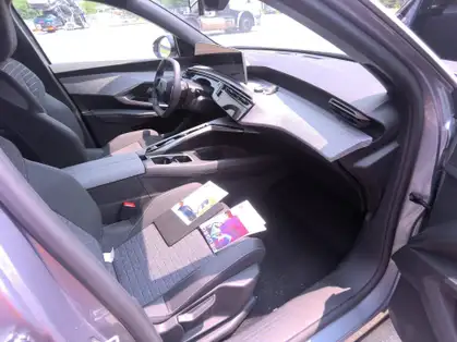 PEUGEOT 5008 Hybrid 136 e-DCS6 Allure