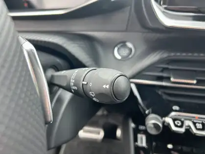 PEUGEOT 2008 GT HYBRID 136 CV E-DCS6