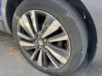 PEUGEOT 3008 Puretech 130ch S&S EAT8 Allure Business