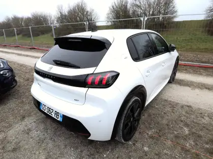 PEUGEOT 208 GT 1.2 PURETECH 100 CV BVM6