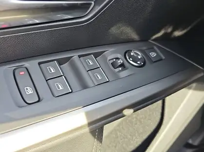 PEUGEOT 5008 GT 1.2 HYBRID 136 CV E-DCS6