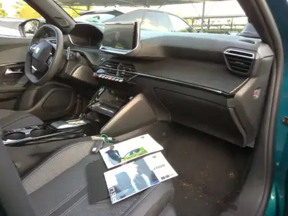 PEUGEOT 2008 ALLURE Hybrid 145 CV e-DCS6 