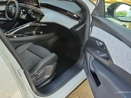 PEUGEOT 5008 ALLURE Hybrid 145 CV e-DCS6 