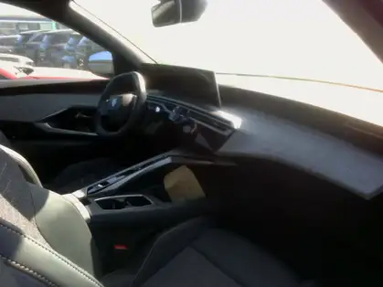 PEUGEOT 3008 ALLURE HYBRIDE 136 CV e-DCS6