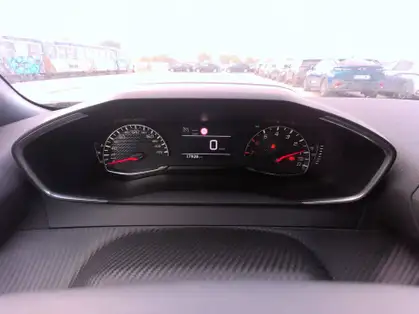 PEUGEOT 2008 STYLE 100 CV BVM6