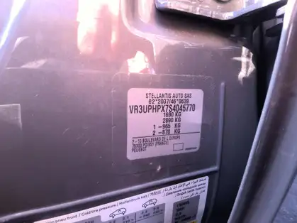 PEUGEOT 208 ALLURE HYBRID 100 CV E-DCS6