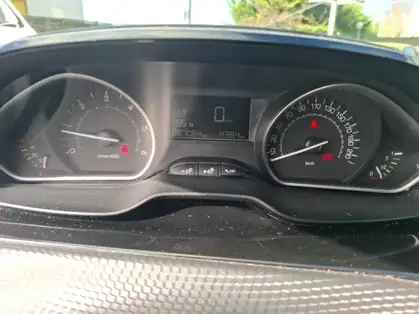 PEUGEOT 2008 1.6 BlueHDi 75ch BVM5 Style