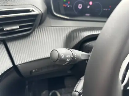 PEUGEOT 208 ALLURE HYBRID 100 CV E-DCS6