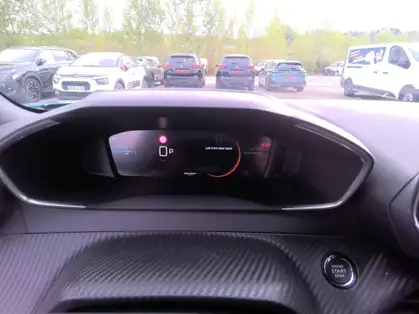 PEUGEOT 2008 ALLURE Hybrid 145 CV e-DCS6 