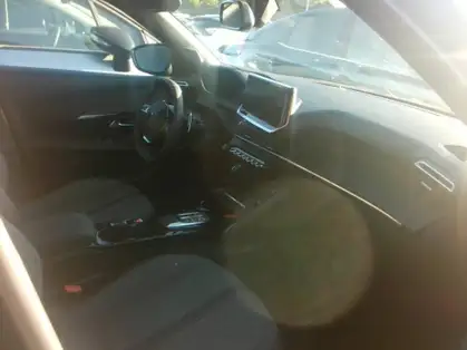 PEUGEOT 2008 ALLURE HYBRID 136 CV e-DCS6