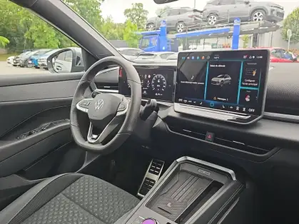 VOLKSWAGEN T-ROC 1.5 eTSI Hybrid 150 ch DSG7 R-Line