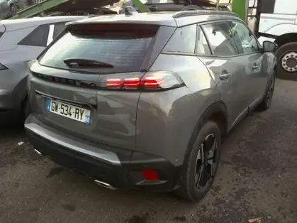 PEUGEOT 2008 ALLURE HYBRID 136 CV e-DCS6
