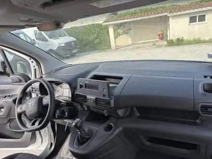 TOYOTA PROACE CITY FOURGON RC21 MEDIUM 1.5L 100 D-4D BVM5 ACTIVE