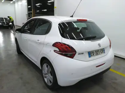 PEUGEOT 208 1.2 PureTech 110ch S&S EAT6 Allure Business