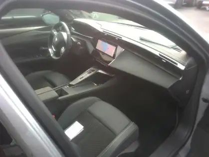 PEUGEOT 308 GT HYBRID 136 E-DCS6
