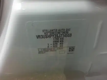 PEUGEOT 2008 ALLURE Hybrid 145 CV e-DCS6 