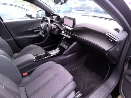 PEUGEOT 2008 GT HYBRID 136 CV E-DCS6