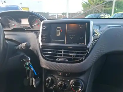 PEUGEOT 2008 1.6 BlueHDi 75ch BVM5 Style