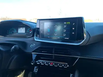 PEUGEOT 208 50 kWh 136ch Active