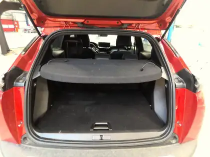 PEUGEOT 2008 ALLURE Hybrid 145 CV e-DCS6 