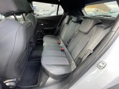 PEUGEOT 2008 GT Hybrid 145 CV e-DCS6
