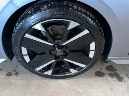 PEUGEOT 308 GT Hybrid 145 CV e-DCS6