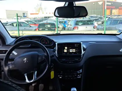 PEUGEOT 2008 ALLURE PureTech 130 CV BVM6