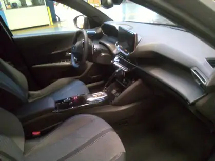 PEUGEOT 2008 ALLURE HYBRID 136 CV e-DCS6