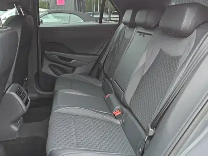 VOLKSWAGEN T-ROC 1.5 eTSI Hybrid 150 ch DSG7 R-Line