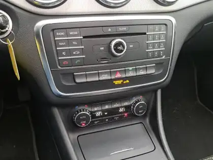 MERCEDES CLASSE GLA 180 d Activity Edition 7-G DCT A
