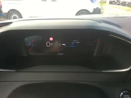 PEUGEOT 2008 Hybrid 145 ch e-DCS6 Allure