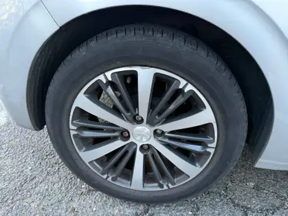 PEUGEOT 208 ALLURE 1.2 PURETECH 82 CV 5 PORTES