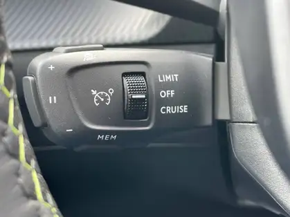 PEUGEOT 2008 GT Hybrid 145 CV e-DCS6